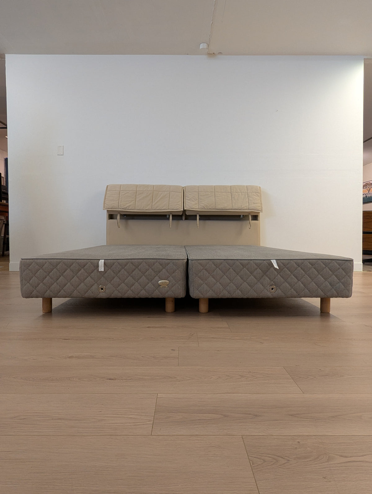 Duxiana Pascal 8888 Bed System (King)