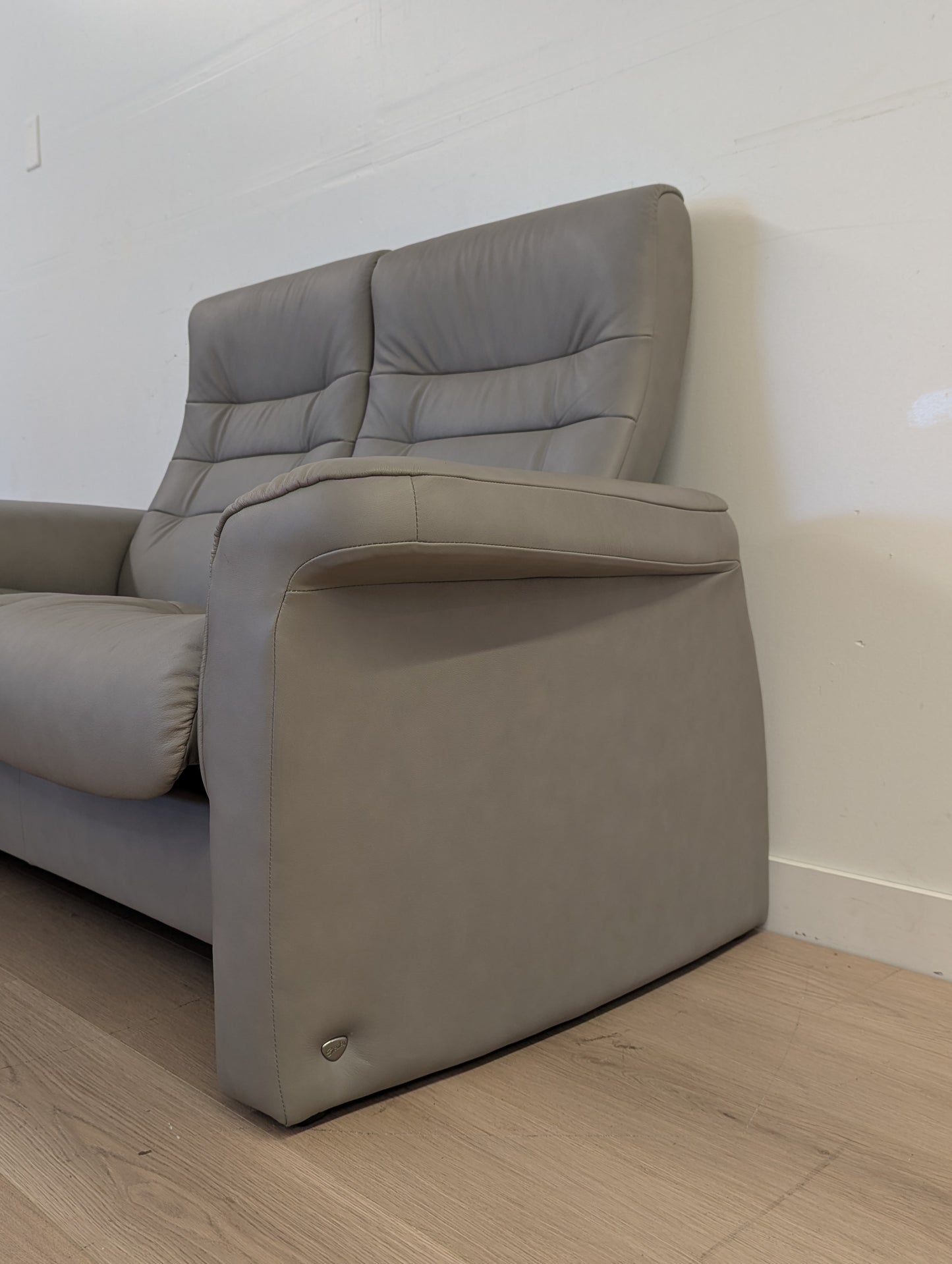 Stressless Sapphire High Back Loveseat