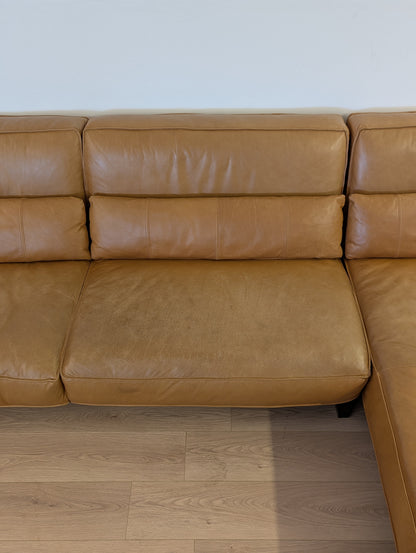 Moe's Marion Sectional