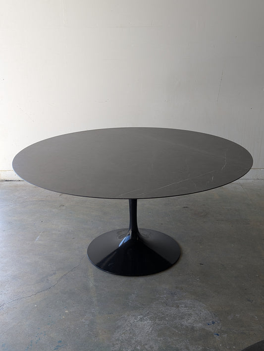 Knoll 60' Saarine Table