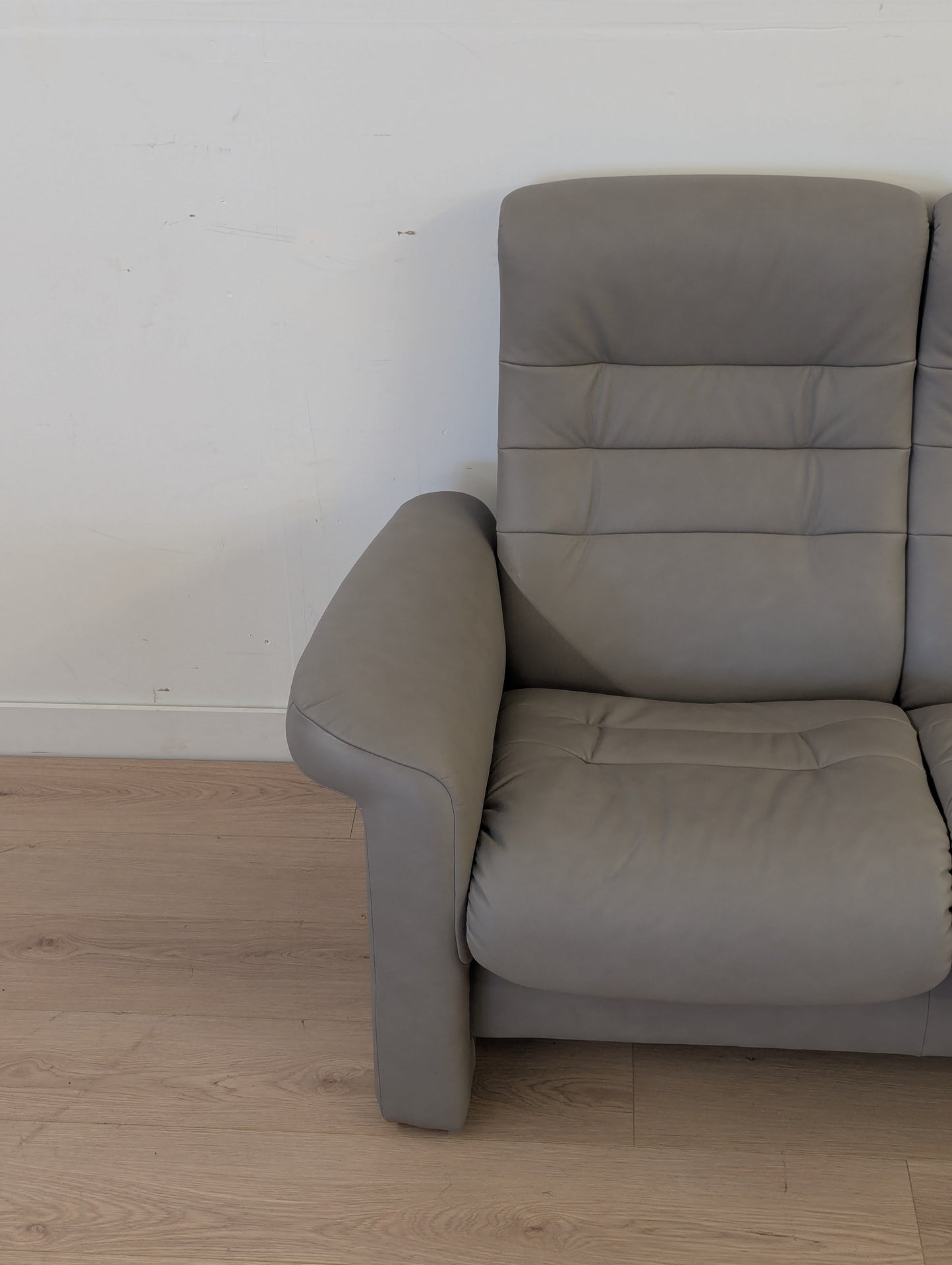 Stressless Sapphire High Back Loveseat