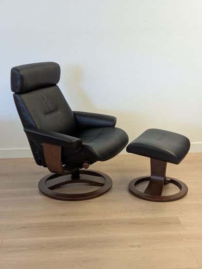 La-Z-Boy Aura 726-92M Swivel Chair with Footrest