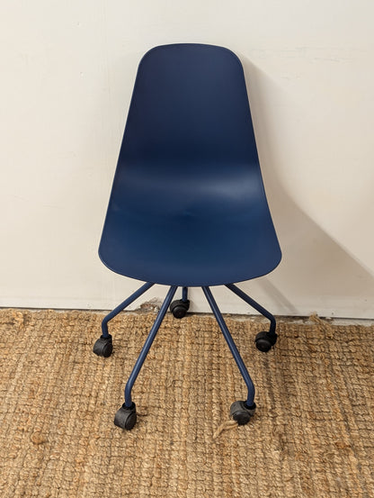 Article Svelti Office Chair - Berry Blue