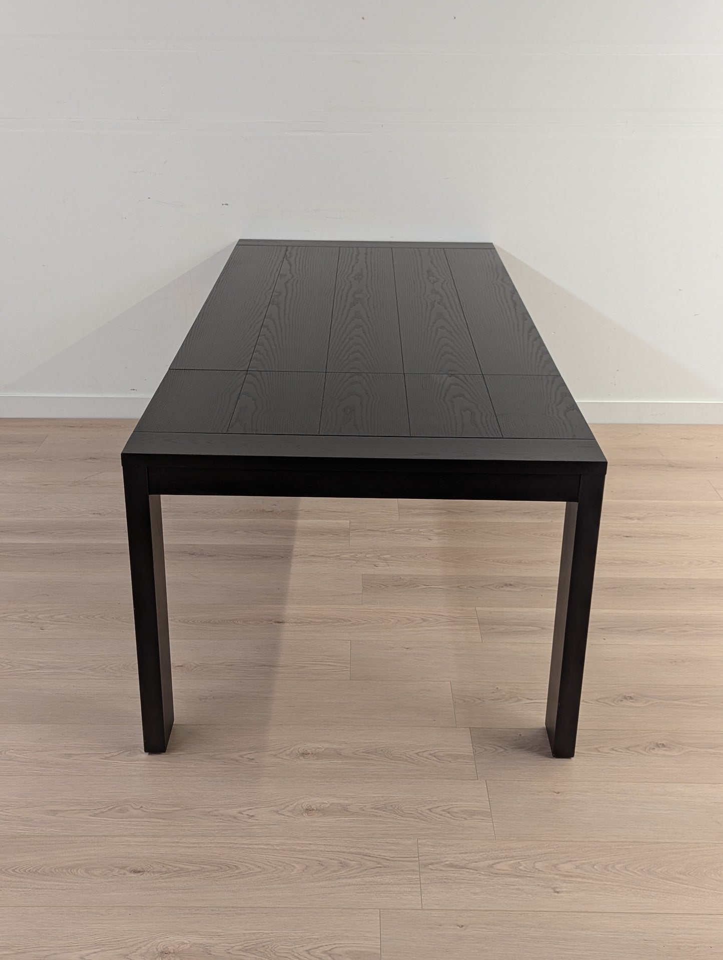 Solid Oak Extendable Dining Table - 6-8 Seat