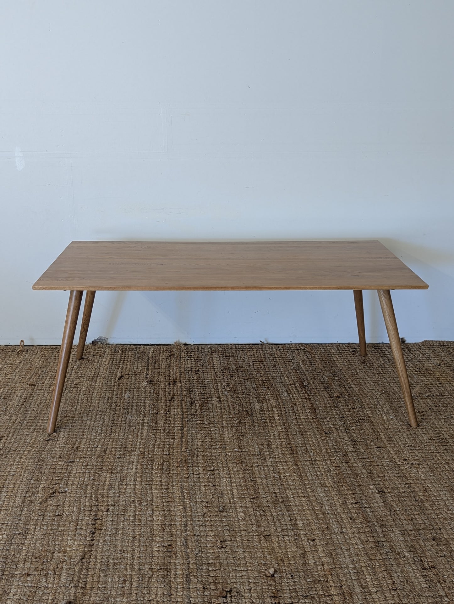 Article Seno Oak Extendable Dining Table