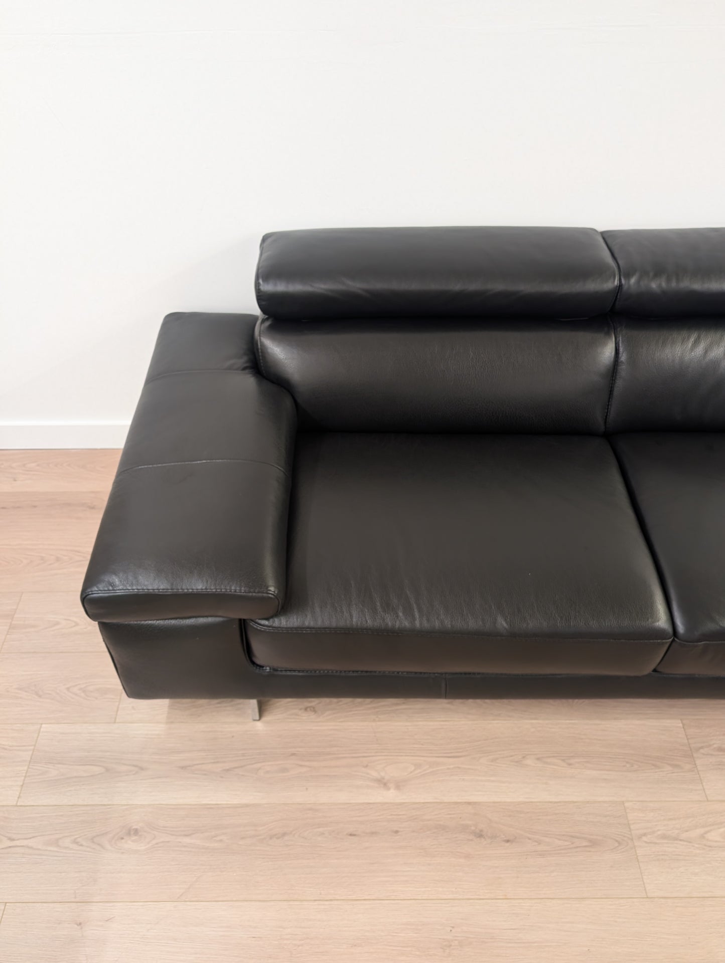 Natuzzi Editions MODB618 Sofa