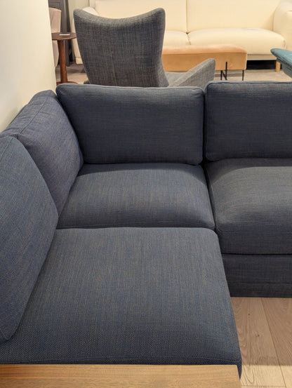 Gus Modern Podium 8 Piece Sectional Set