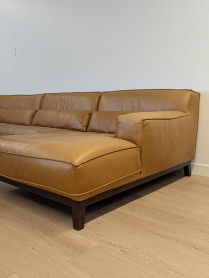 Moe's Marion Sectional