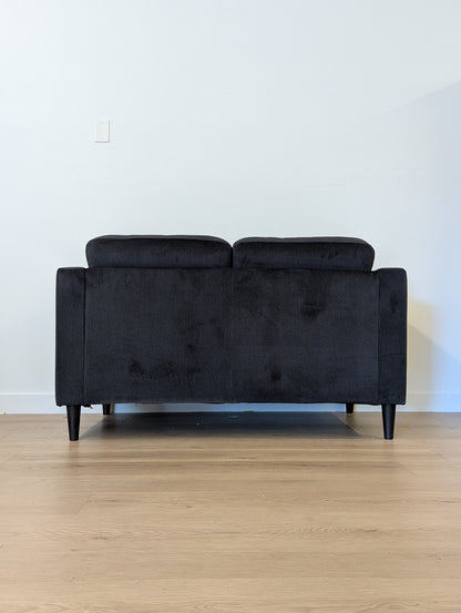 Leon's Athena Loveseat