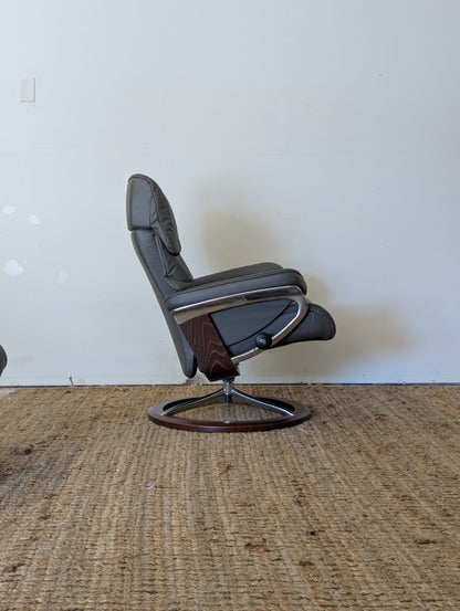 Ekornes Stressless Ruby Reclining Chair + Ottoman