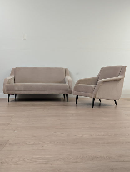 GUBI CDC2 Conic Base Lounge sofa