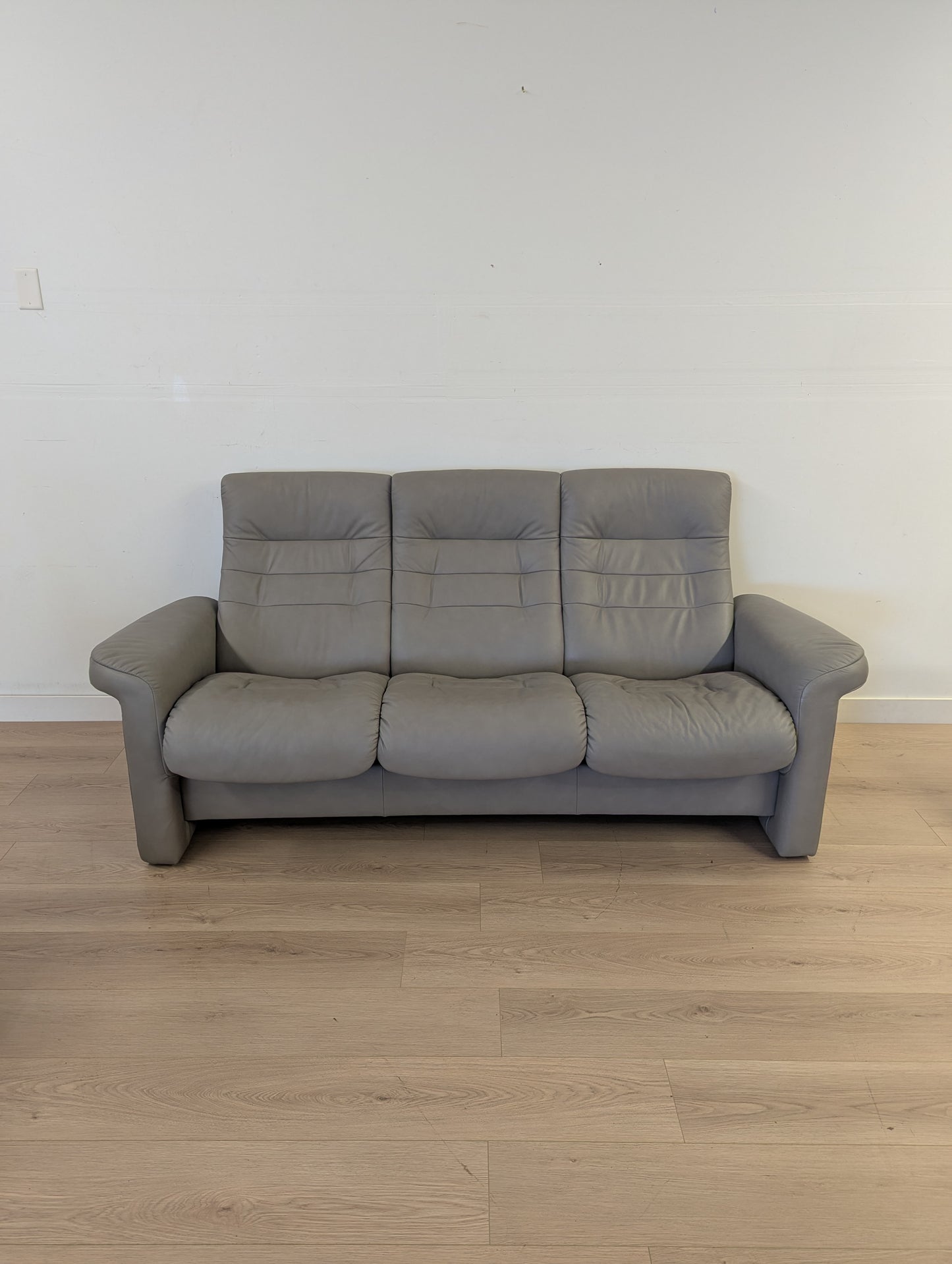 Stressless Sapphire High Back Sofa