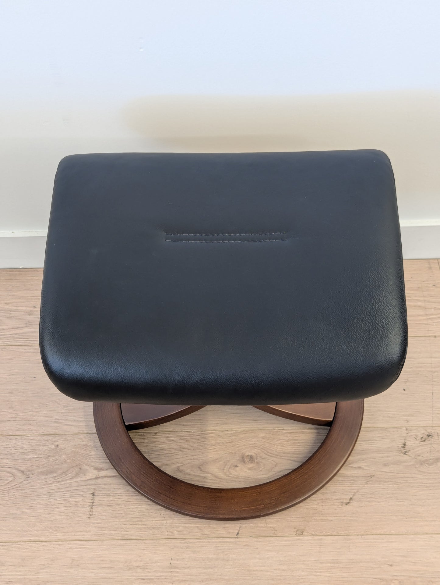 La-Z-Boy Aura 726-92M Swivel Chair with Footrest