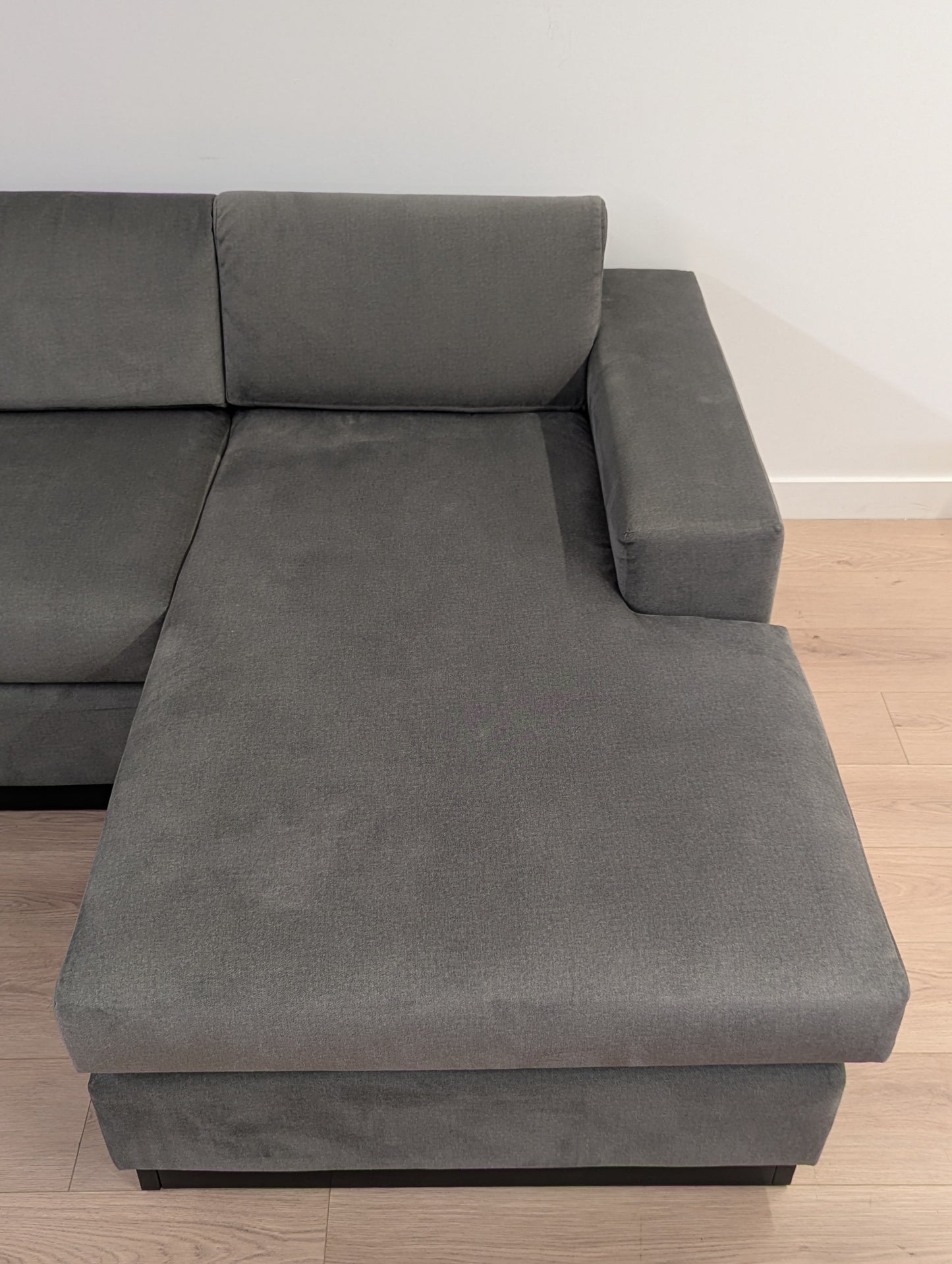 Kavuus Stellan Sectional with Reversible Chaise