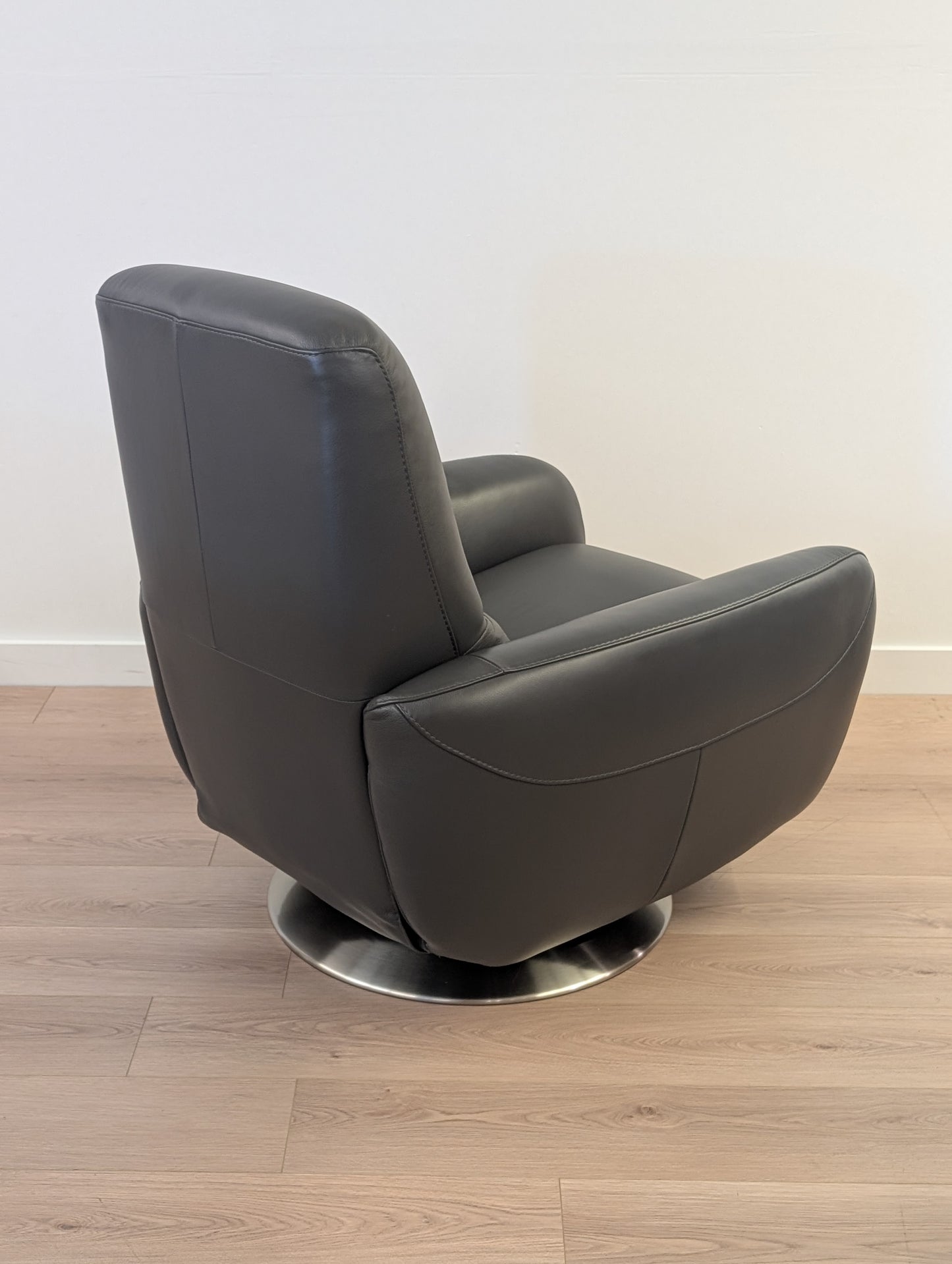 Natuzzi Editions MODB769 Reclining Swivel Chair (2 Available)