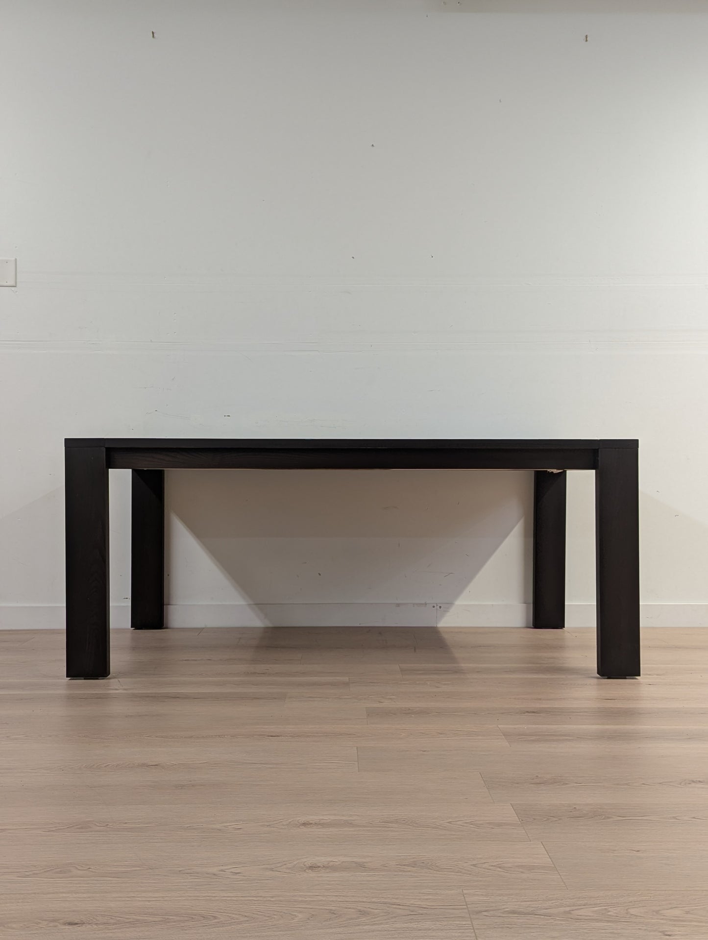 Solid Oak Extendable Dining Table - 6-8 Seat