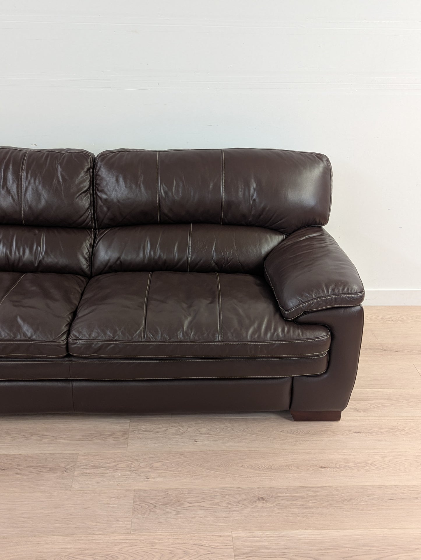 La-Z-Boy Dexter Stationary Leather Sofa