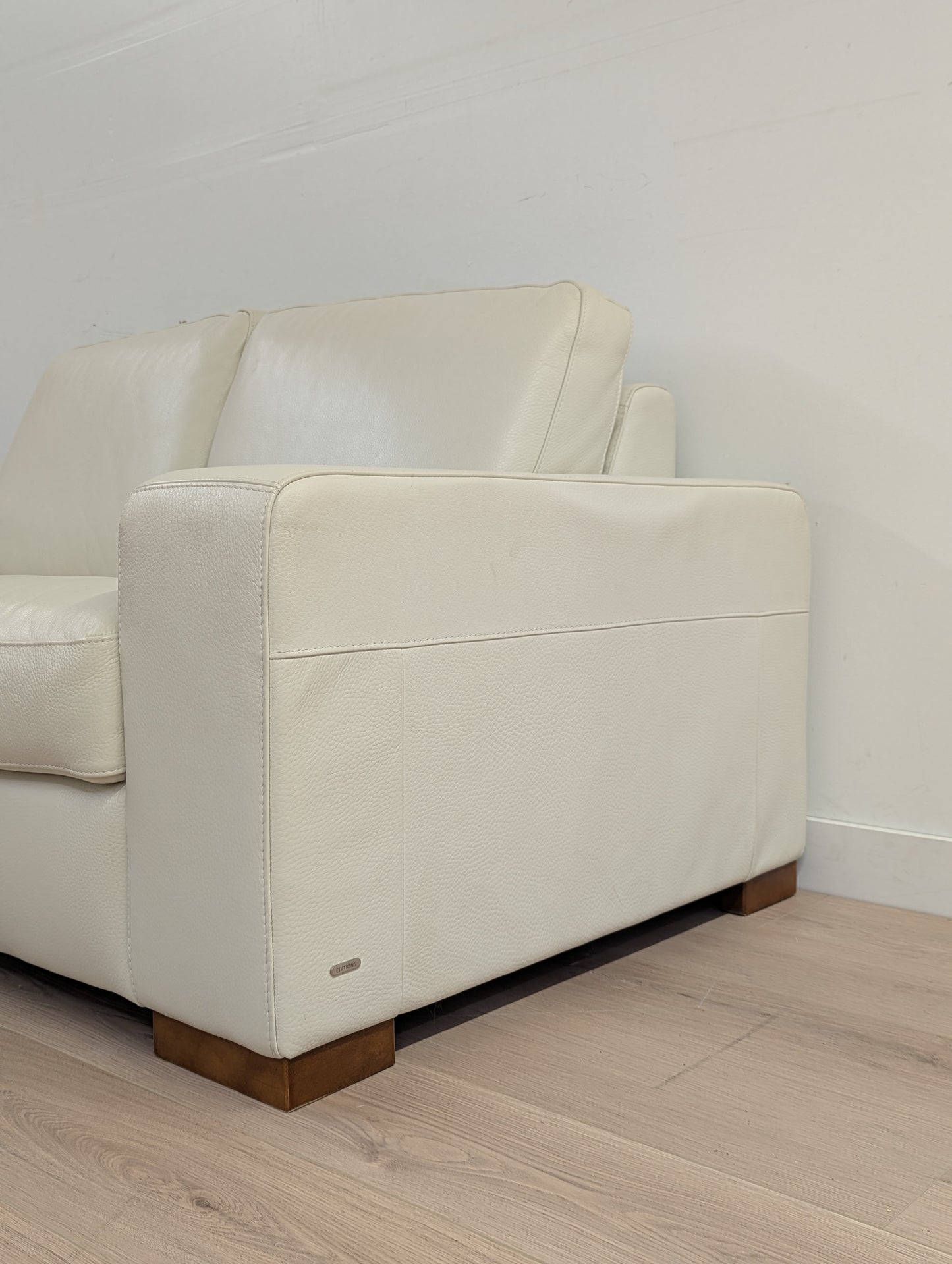 Natuzzi Editions Mod A397 Loveseat