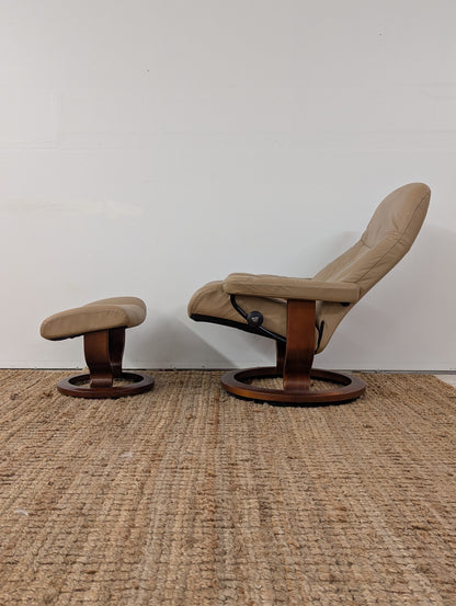 Ekornes Stressless Consul Reclining Chair + Ottoman