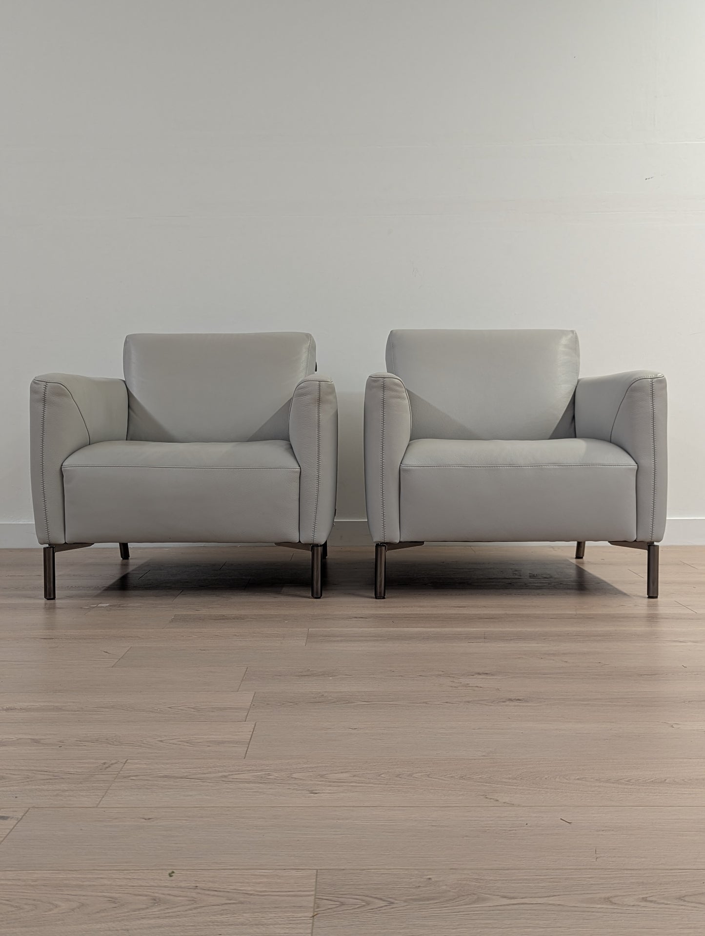 Natuzzi Italia Tratto 2811 (2 available)