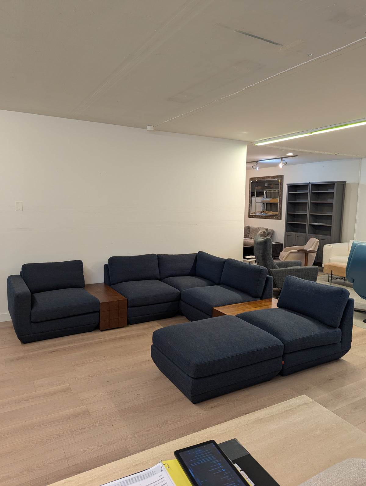 Gus Modern Podium 8 Piece Sectional Set