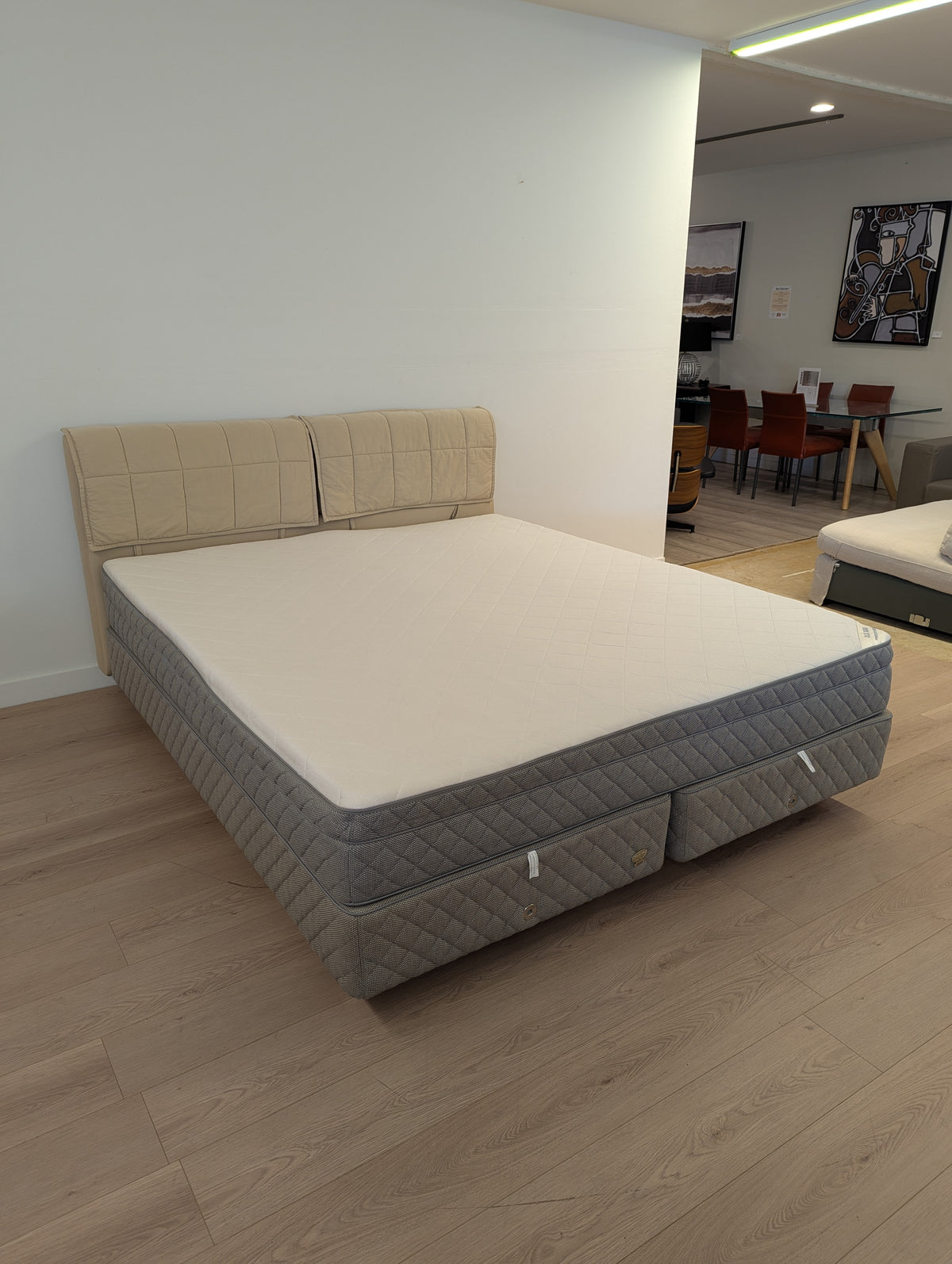 Duxiana Pascal 8888 Bed System (King)