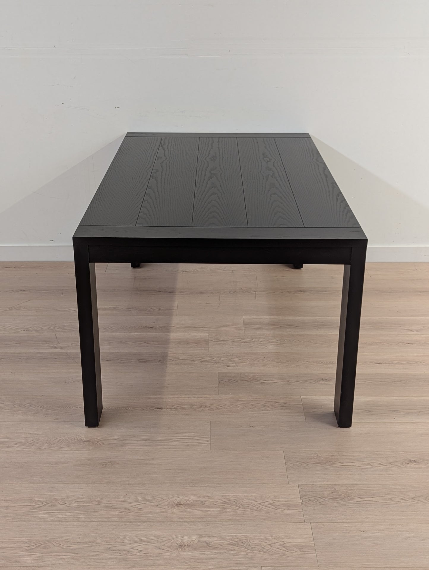 Solid Oak Extendable Dining Table - 6-8 Seat