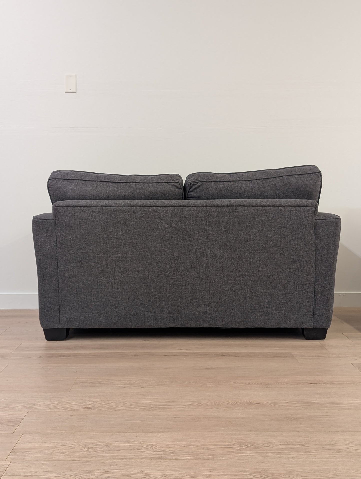 Stylus 2110 Loveseat