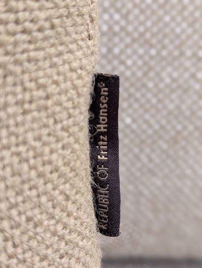 Fritz Hansen Favn JH3 Sofa