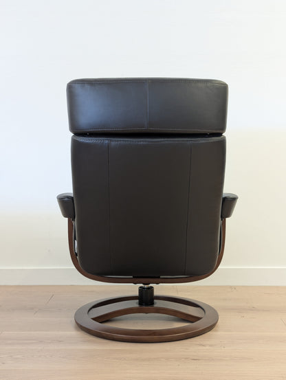 La-Z-Boy Aura 726-92M Swivel Chair with Footrest