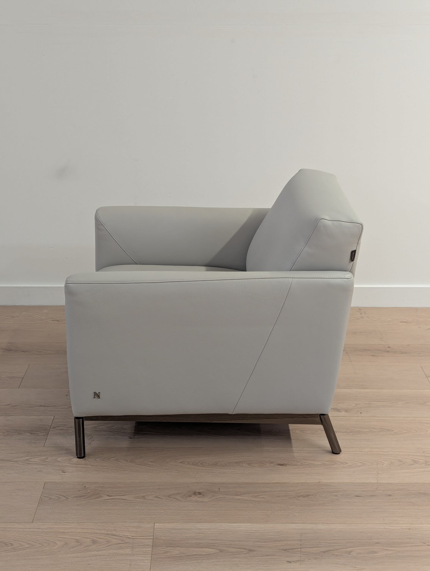 Natuzzi Italia Tratto 2811 (2 available)