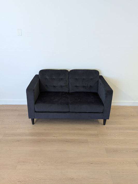 Leon's Athena Loveseat