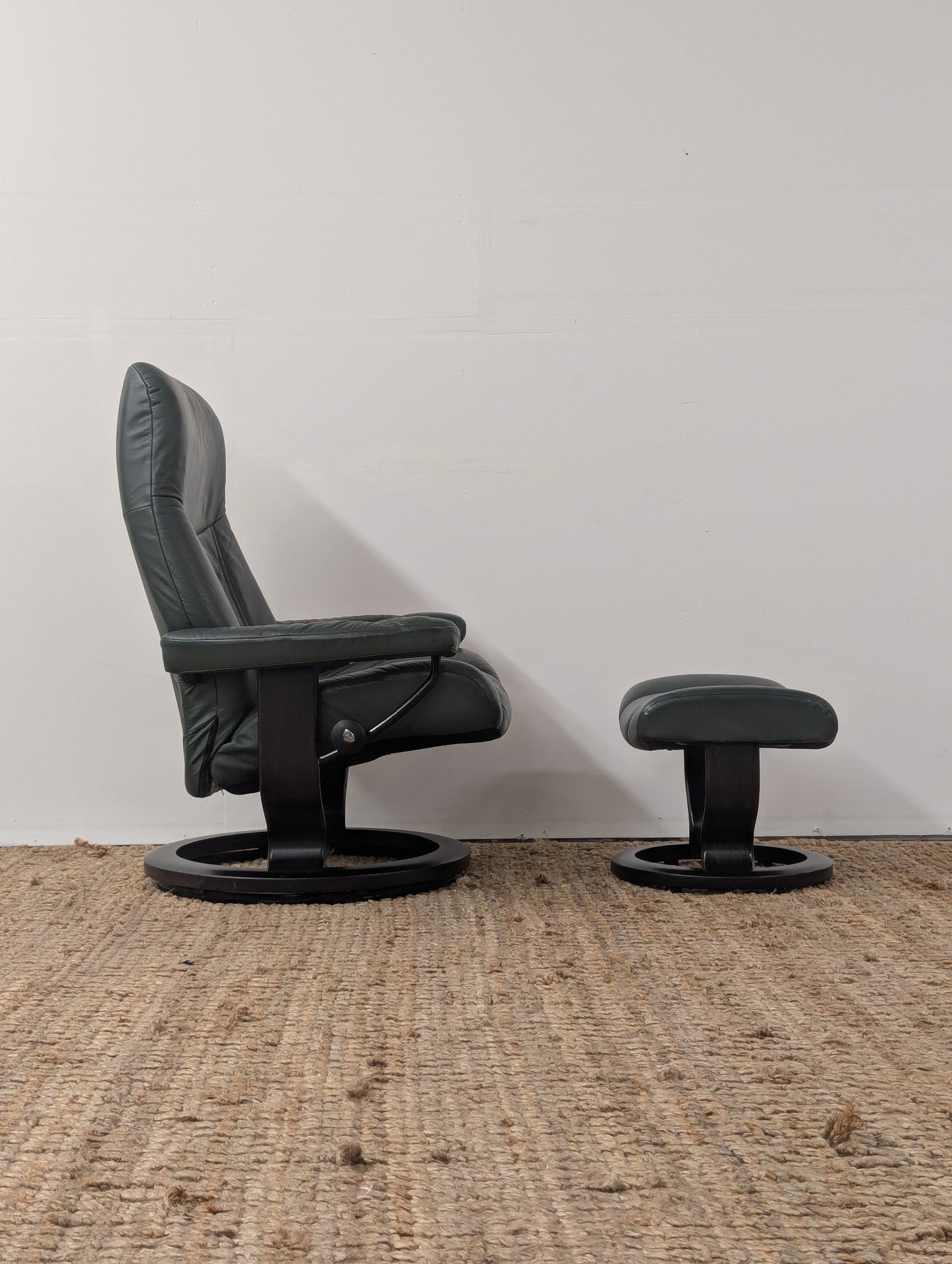 Ekornes Stressless Consul Reclining Chair + Ottoman