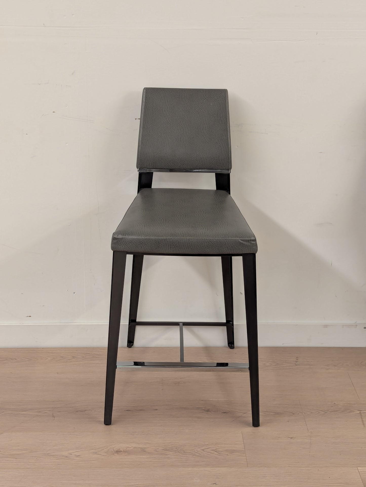 Elite Modern Vivian Stools (Set of 3)