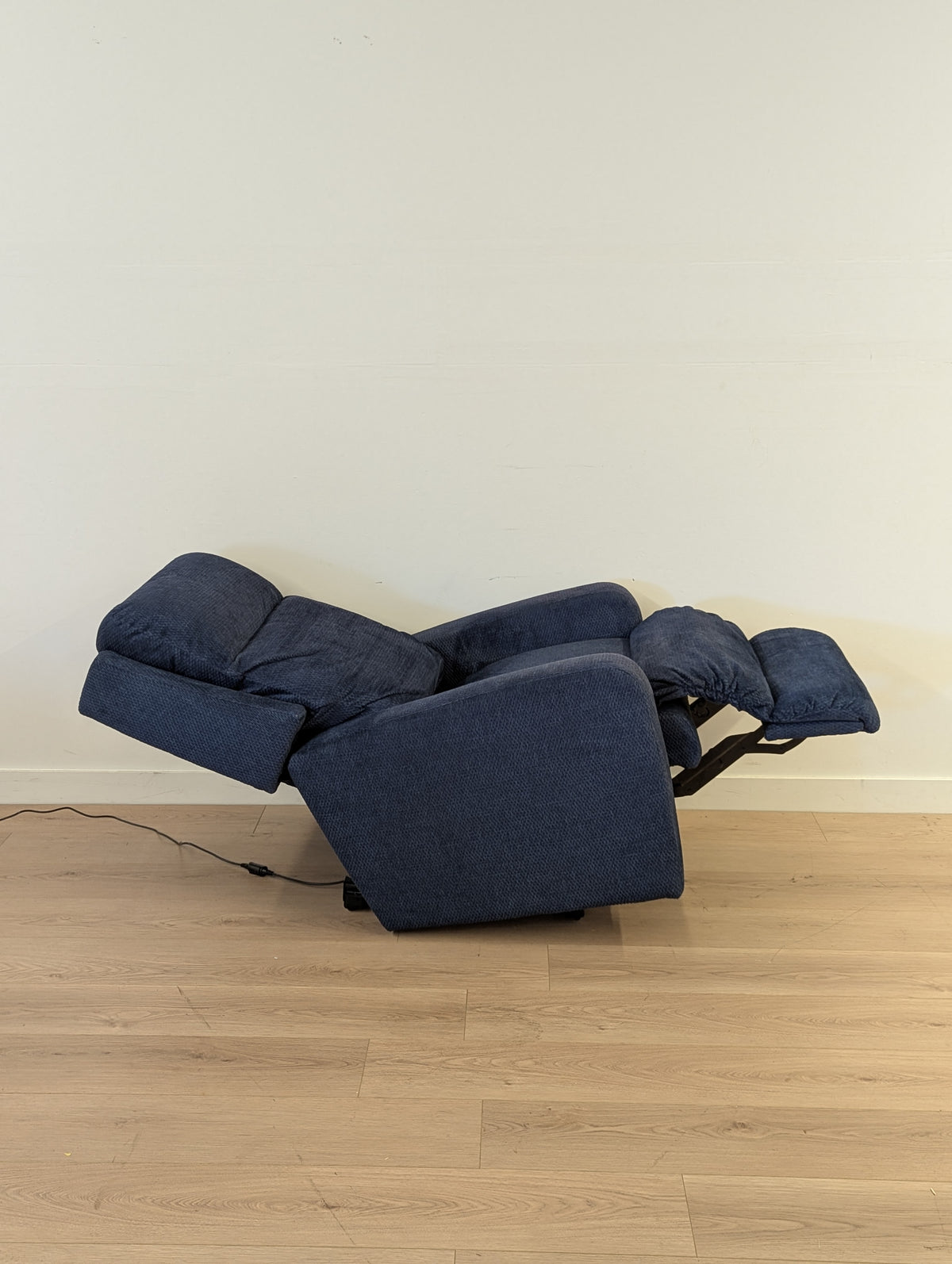 La-Z-Boy Finley Power Reclining Chair (2 Available)