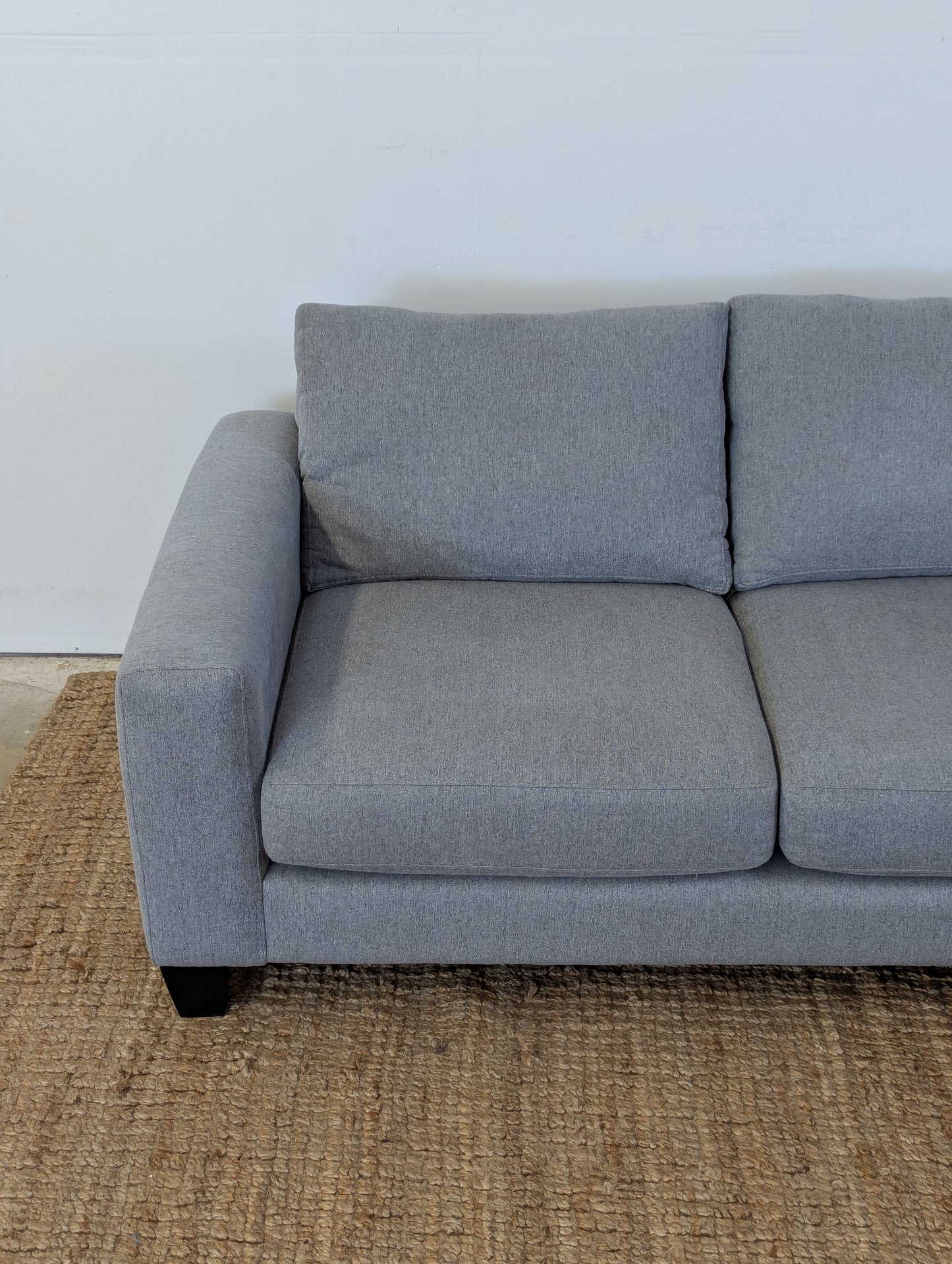 Stylus Bronx Sectional