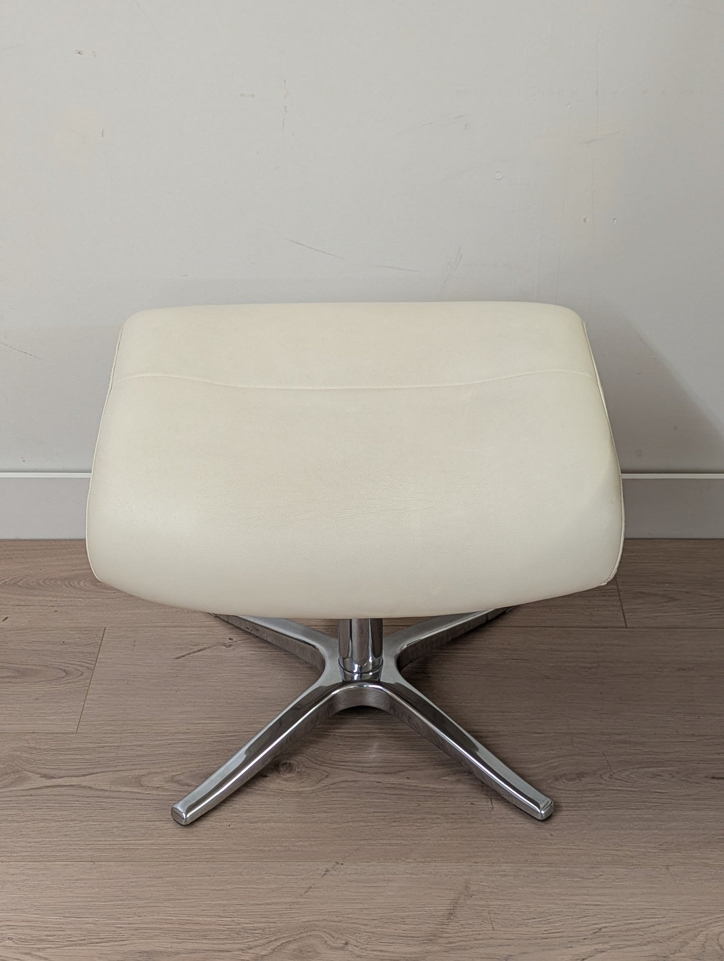 IMG Space 2400 Swivel Reclining Chair + Ottoman