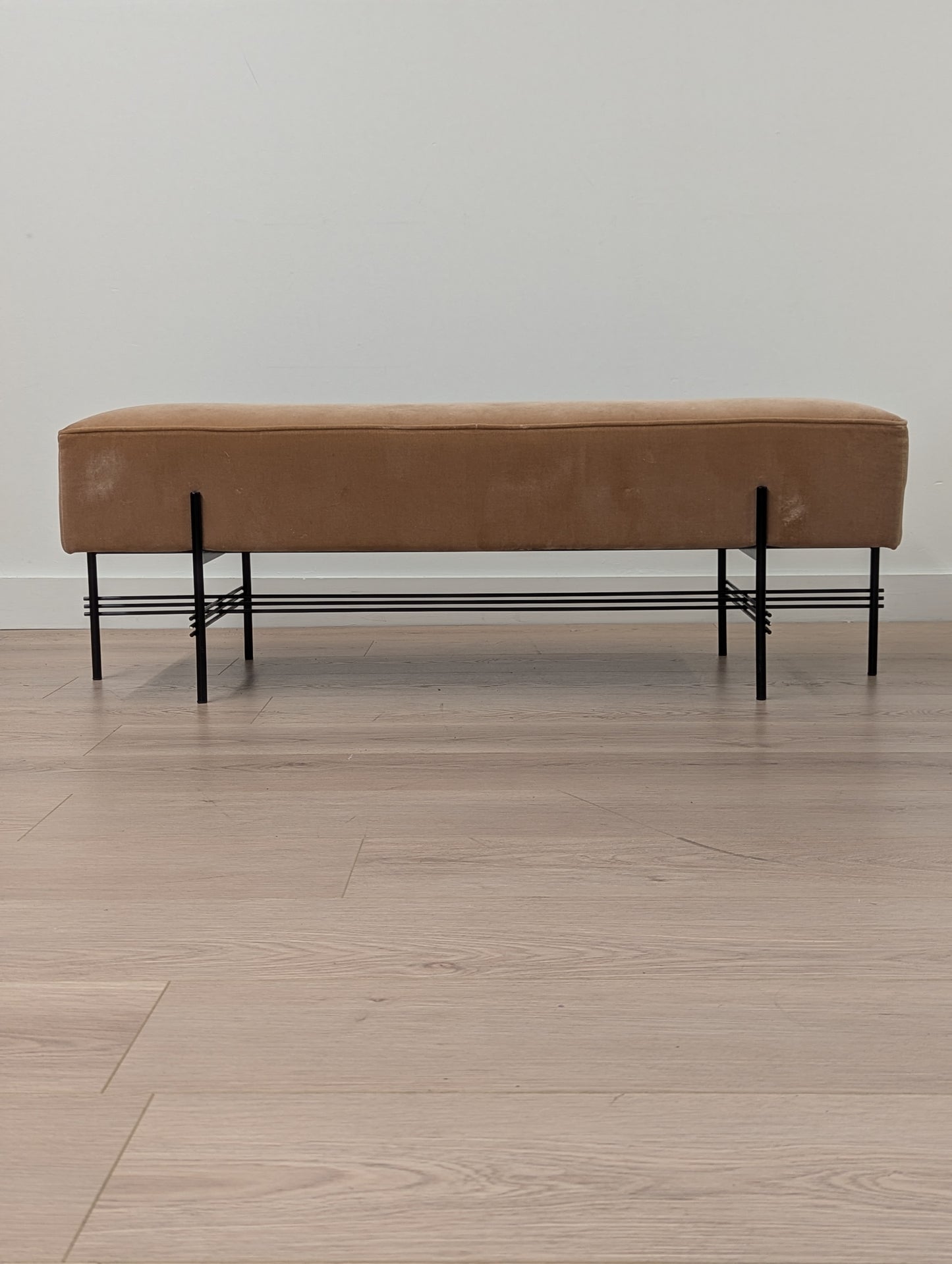 GUBI TS Pouffe