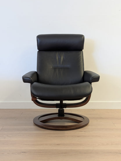 La-Z-Boy Aura 726-92M Swivel Chair with Footrest
