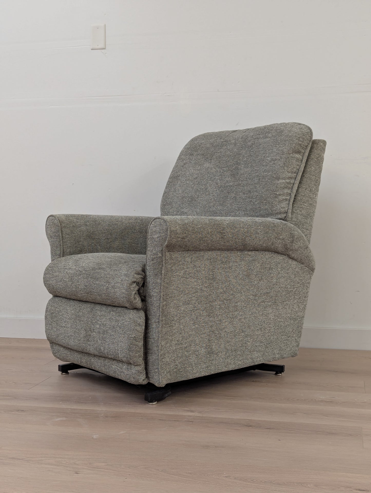 La Z Boy Miller Bronze Power Lift Reclining Chair