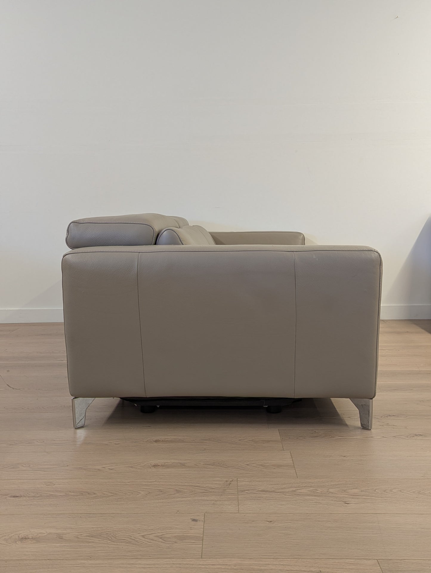 Natuzzi Italia Vola Reclining Sofa