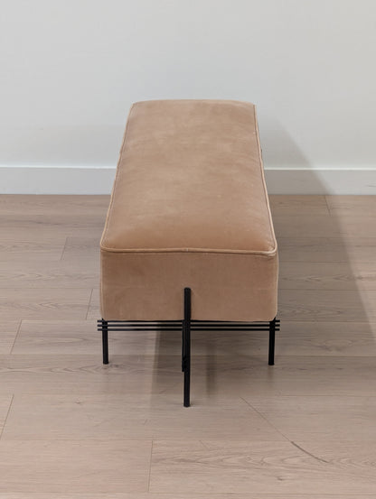 GUBI TS Pouffe