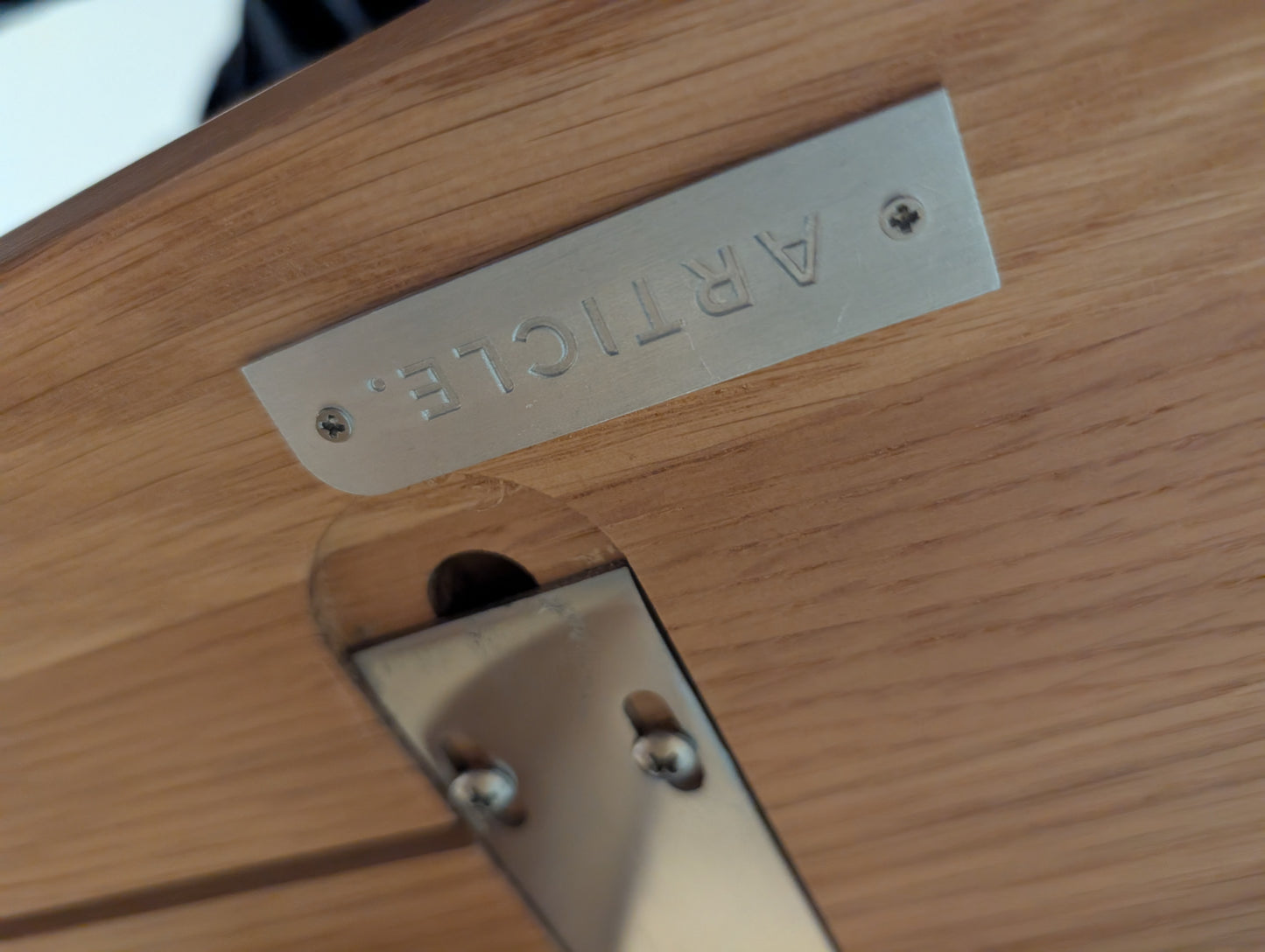 Article Seno Oak Extendable Dining Table