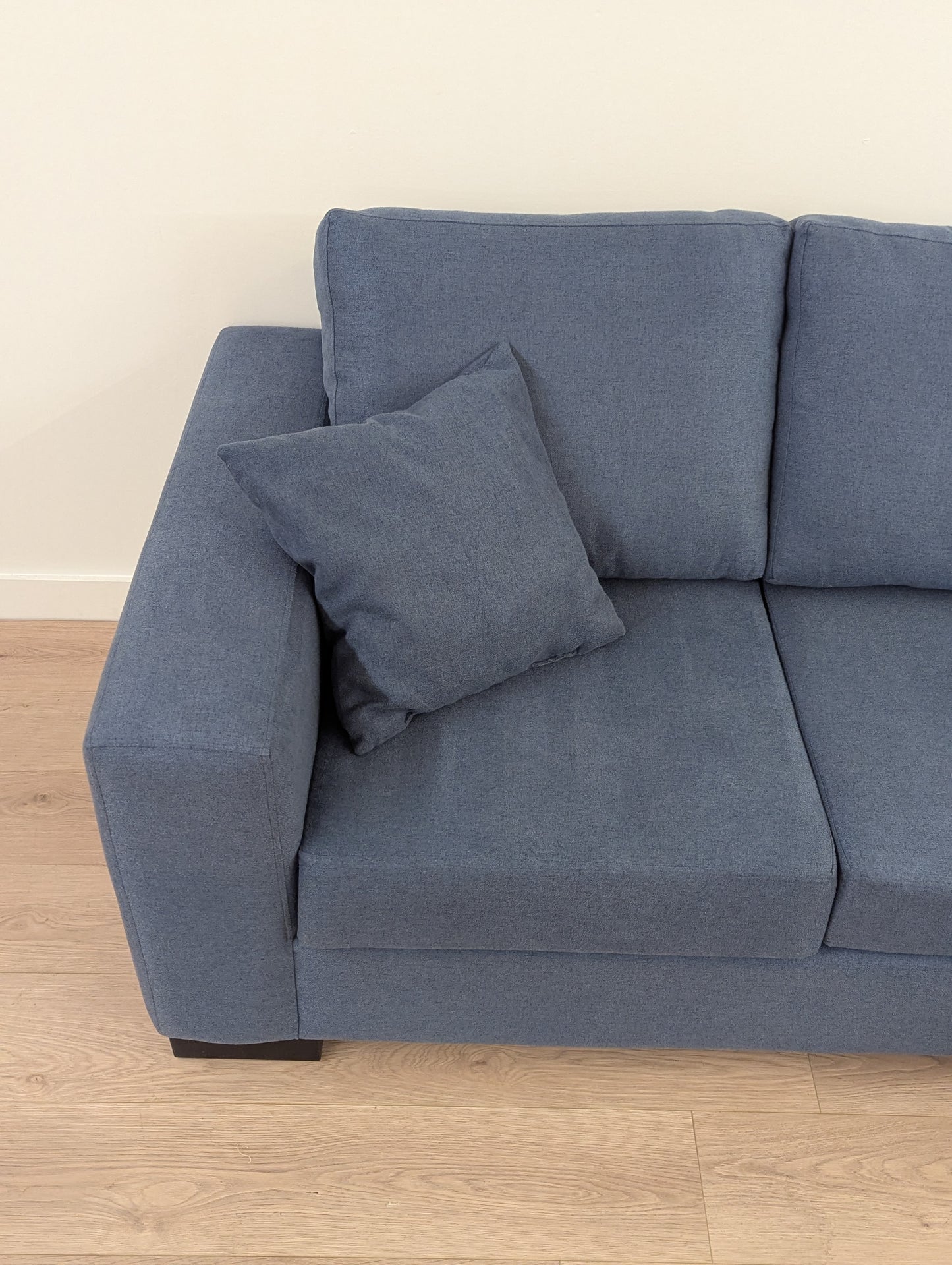 Q Living Fraser Sectional with Reversible Chaise