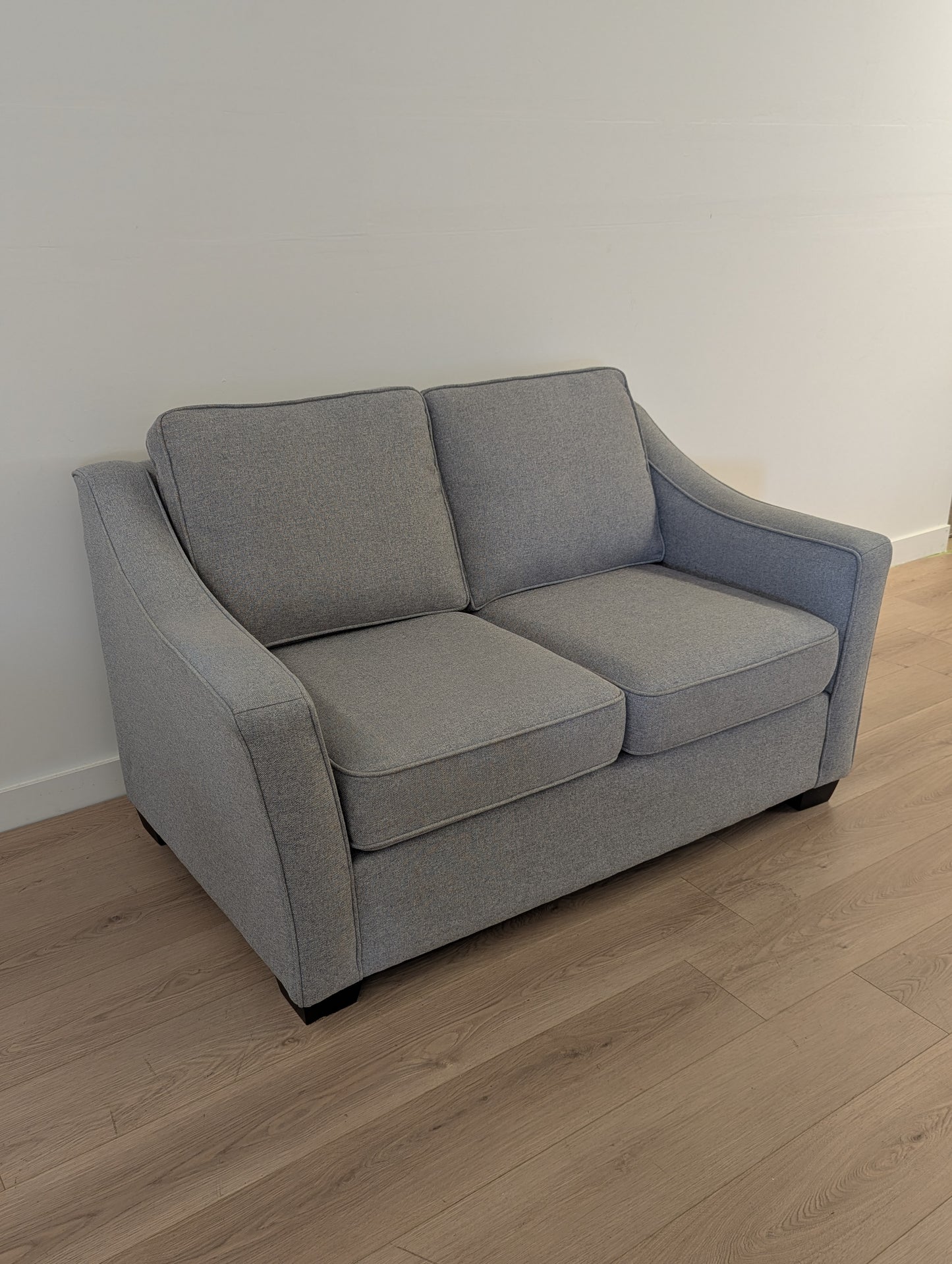 Stylus Zeal Loveseat