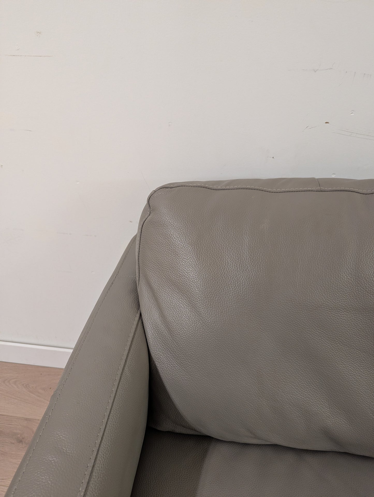 Natuzzi Editions MODB591 Leather Sofa