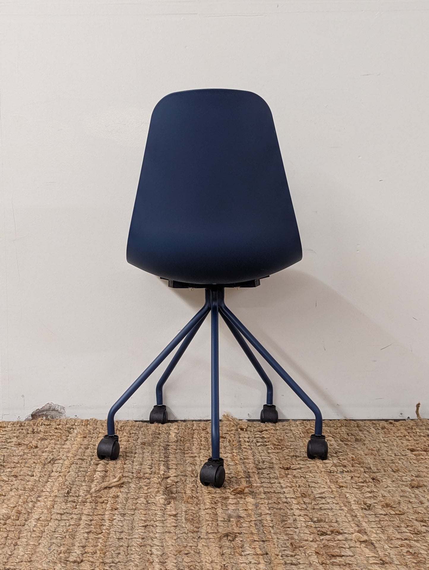 Article Svelti Office Chair - Berry Blue