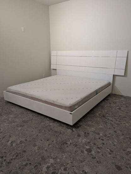 Status Italy Dream King Bed Frame