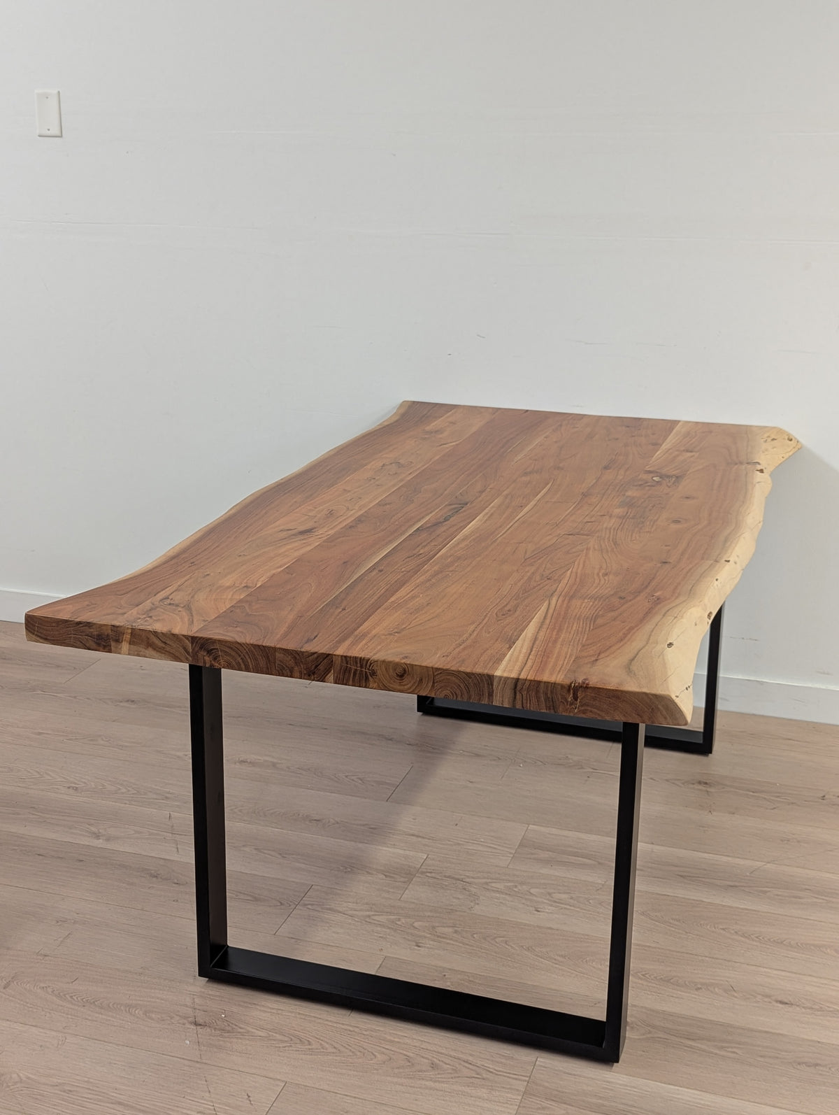 Muse & Merchant Jordan 72″ Live Edge Dining Table