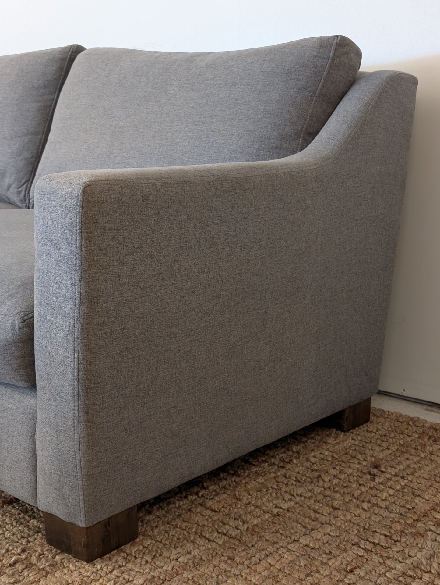 Stylus Ewing Sofa